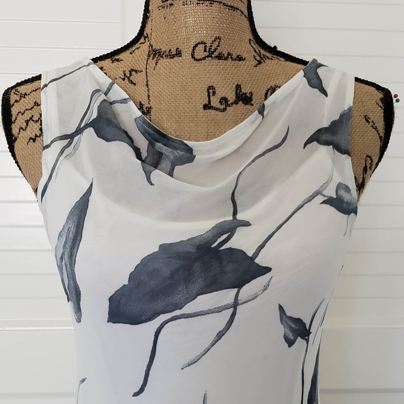 Like New Sleeveless Caroll Dress - Local Pickup Available in Vancouver, WA - Picture 4 of 6